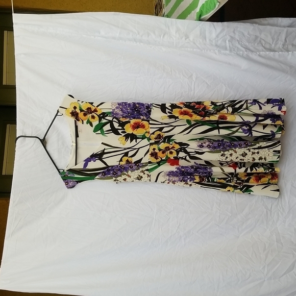Tommy Hilfiger Dresses & Skirts - Tommy Hilfiger sleeveless multicolored floral dress size 8